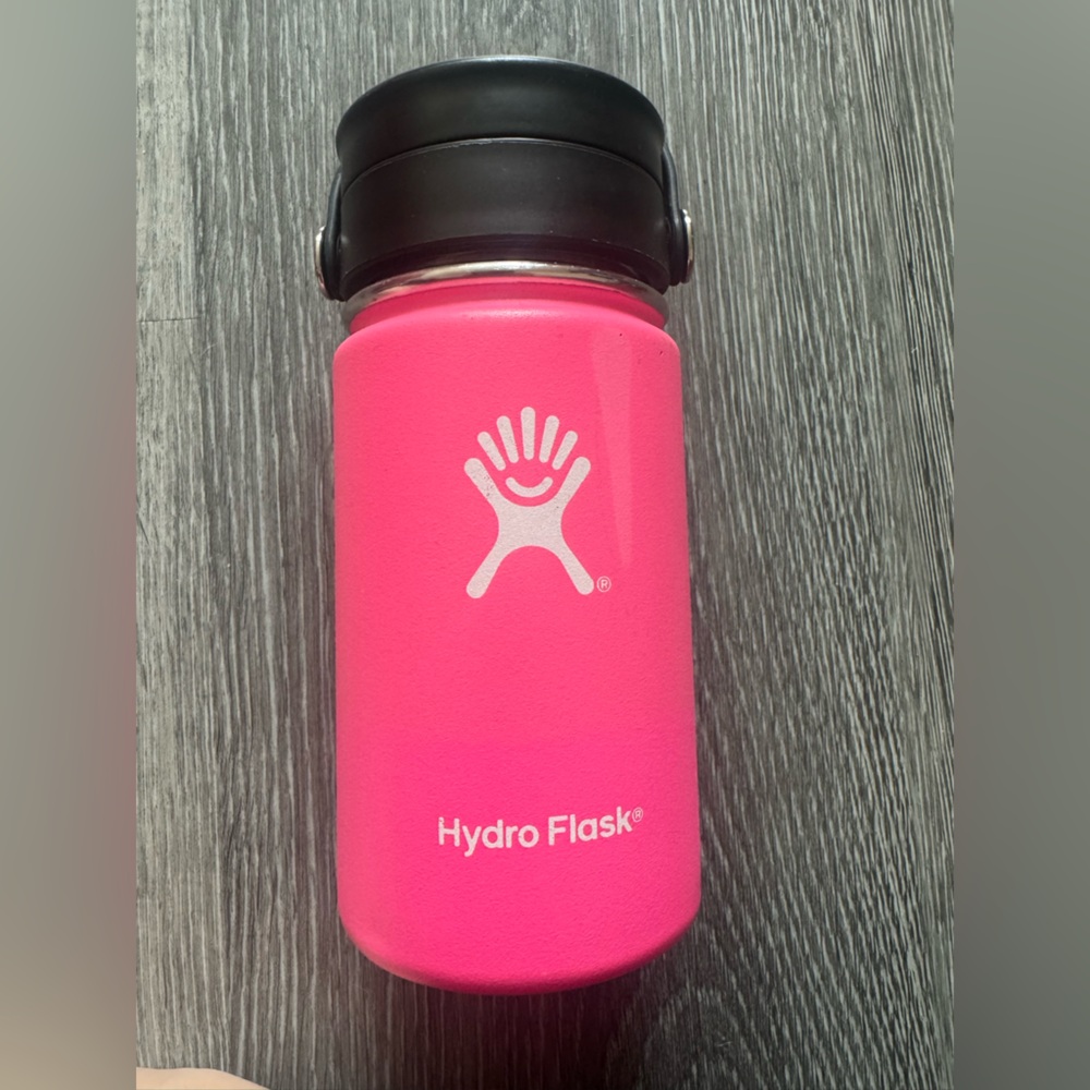 Hydro Flask Magenta Bottle